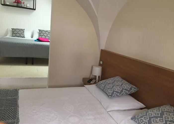 فندق مبيت وإفطار Via Dante Luxury 3*